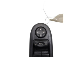 Interrupteur de leve vitre avant gauche PEUGEOT 308 1 Photo n°3