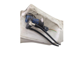 Vase de lave glace RENAULT CLIO 4 Photo n°1