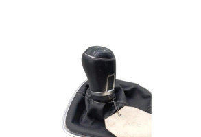 Pommeau de vitesses VOLKSWAGEN POLO 5 Photo n°1