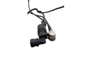 Pompe lave glace avant PEUGEOT 5008 1 Photo n°2