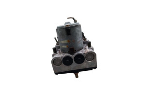 Bloc ABS (freins anti-blocage) MERCEDES CLASSE E 210 Photo n°3