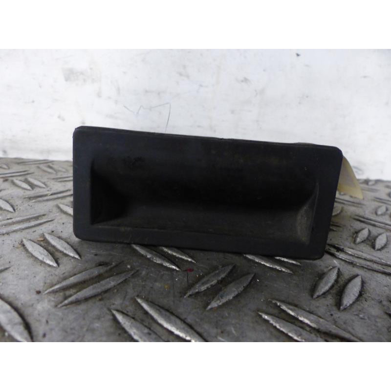 Bouton de coffre VOLKSWAGEN SHARAN 2 Photo n°1