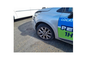 Vitre avant gauche RENAULT CLIO 4 Photo n°12