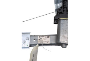 Leve vitre electrique avant gauche DACIA SANDERO 2 Photo n°3