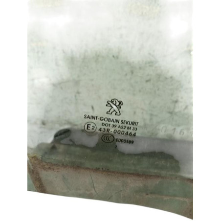 Vitre avant droit PEUGEOT 2008 1