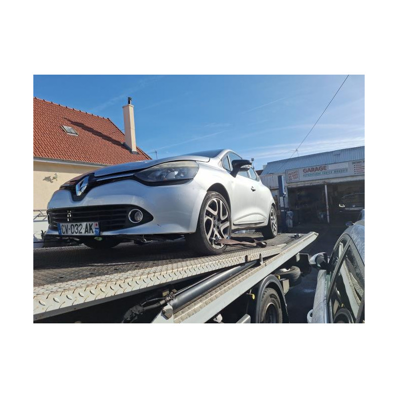 Vitre arriere gauche RENAULT CLIO 4 Photo n°1