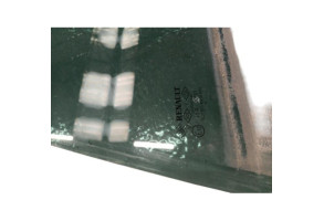 Vitre arriere gauche RENAULT CLIO 4 Photo n°1