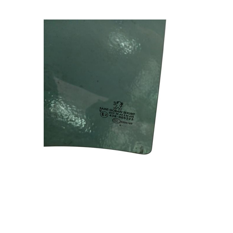 Vitre arriere droit PEUGEOT 207 Photo n°1