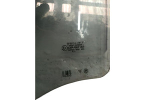 Vitre arriere gauche VOLKSWAGEN TOUAREG 1 Photo n°4