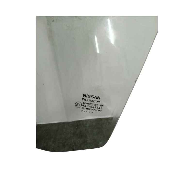 Vitre avant gauche NISSAN MICRA 3 Photo n°1
