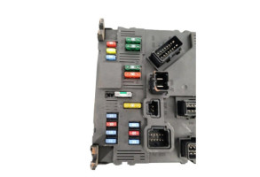 Boitier BSI PEUGEOT 206+ Photo n°1