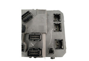 Boitier BSI PEUGEOT 206+ Photo n°4