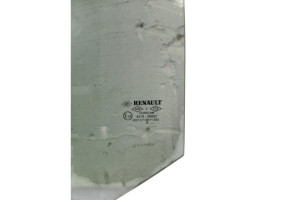 Vitre arriere gauche RENAULT CLIO 2 CAMPUS Photo n°4