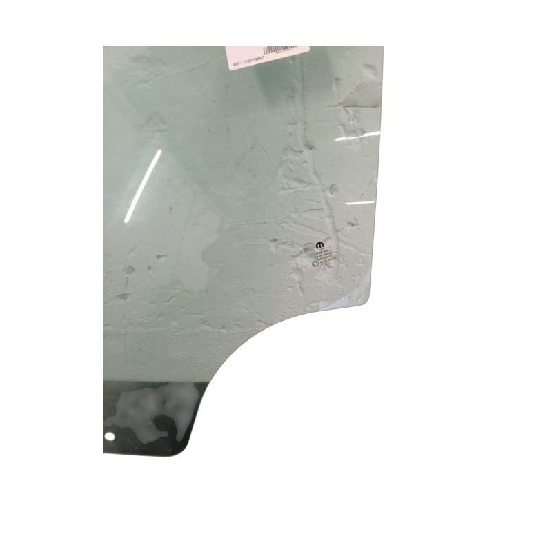 Vitre avant gauche FIAT TIPO 2 Photo n°1