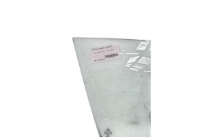 Vitre avant droit CITROEN DS5 Photo n°9