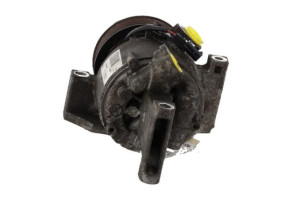 Compresseur clim RENAULT TWINGO 3 Photo n°2