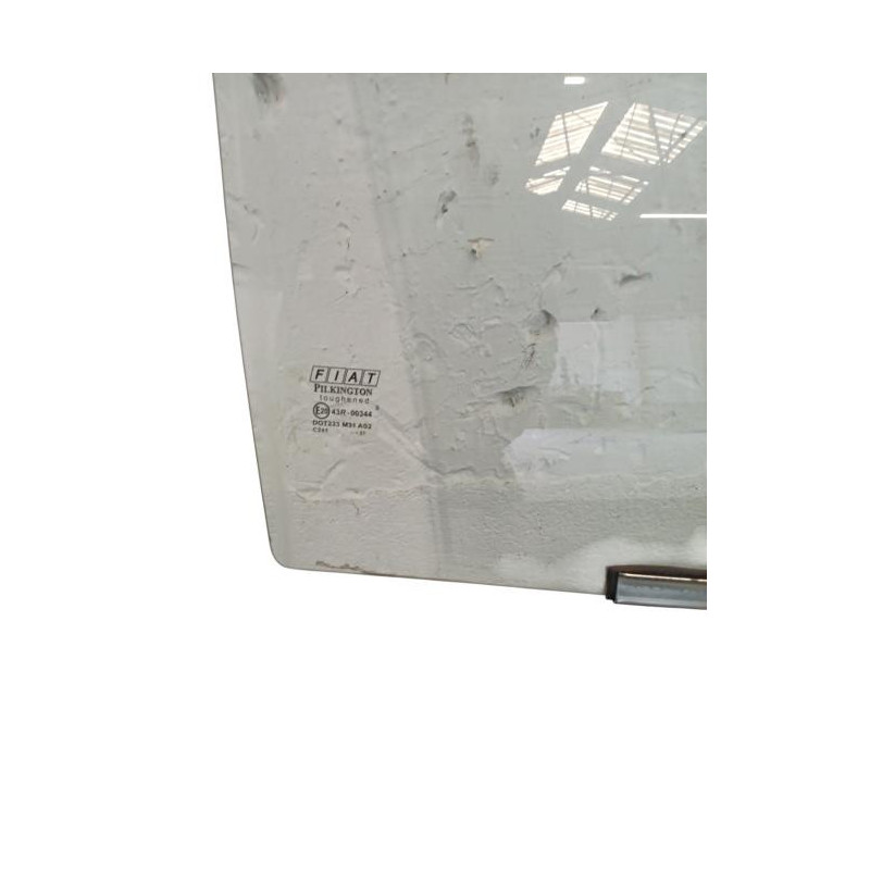 Vitre avant droit FIAT SEICENTO Photo n°1
