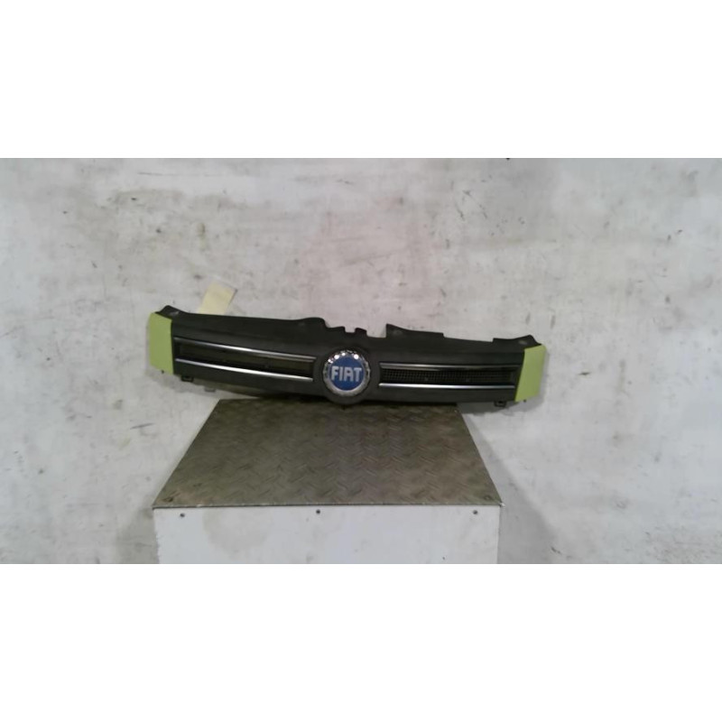 Calandre FIAT PANDA 2 Photo n°1