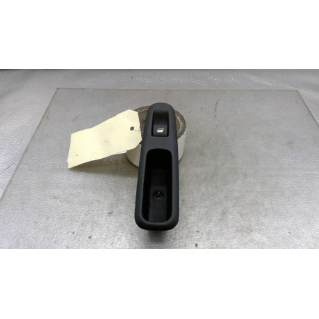 Interrupteur de leve vitre arriere droit PEUGEOT 3008 1