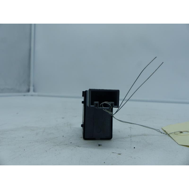 Interrupteur de leve vitre arriere gauche VOLKSWAGEN GOLF 5 Photo n°1