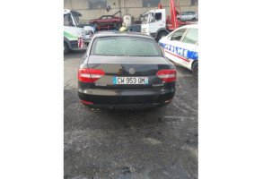 Interrupteur de leve vitre arriere gauche SKODA SUPERB 2 Photo n°4