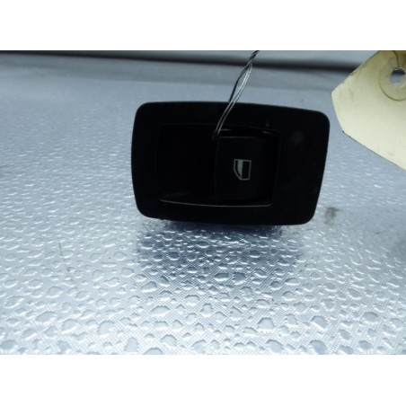 Interrupteur de leve vitre arriere droit BMW SERIE 1 E87