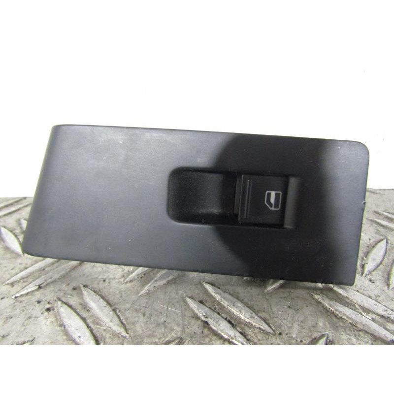 Interrupteur de leve vitre arriere gauche VOLKSWAGEN PASSAT 6 Photo n°1