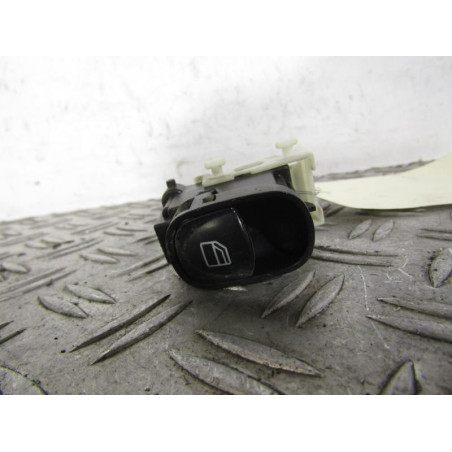 Interrupteur de leve vitre avant droit MERCEDES CLASSE C 203