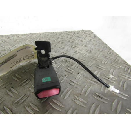 Attache ceinture arriere droit KIA CEE-D 1 SPORT WAGON