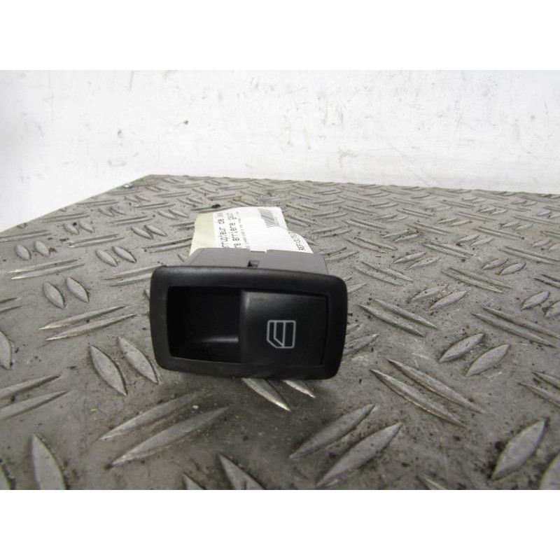 Interrupteur de leve vitre arriere gauche MERCEDES CLASSE B 245 Photo n°1