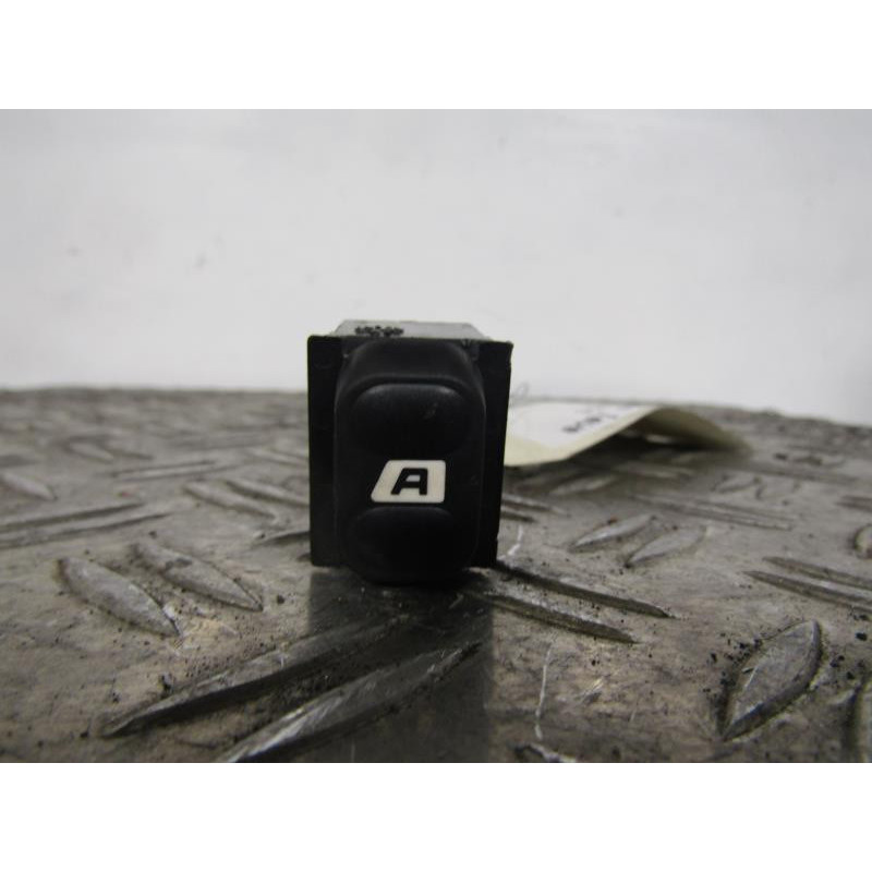 Interrupteur de leve vitre avant droit PEUGEOT 607 Photo n°1