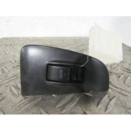Interrupteur de leve vitre avant droit TOYOTA AVENSIS 2