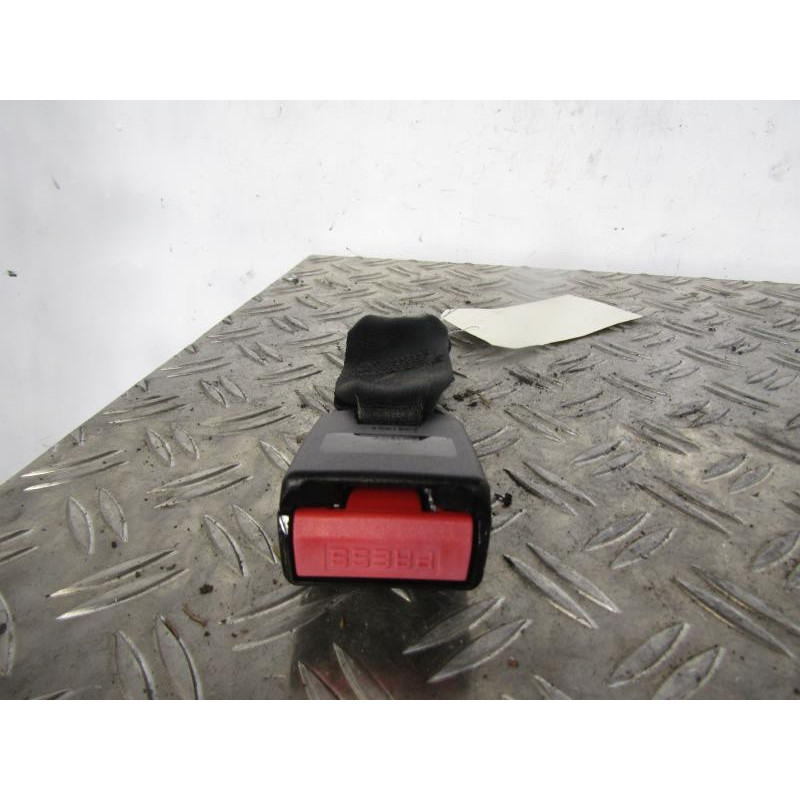 Attache ceinture arriere gauche CITROEN SAXO Photo n°1
