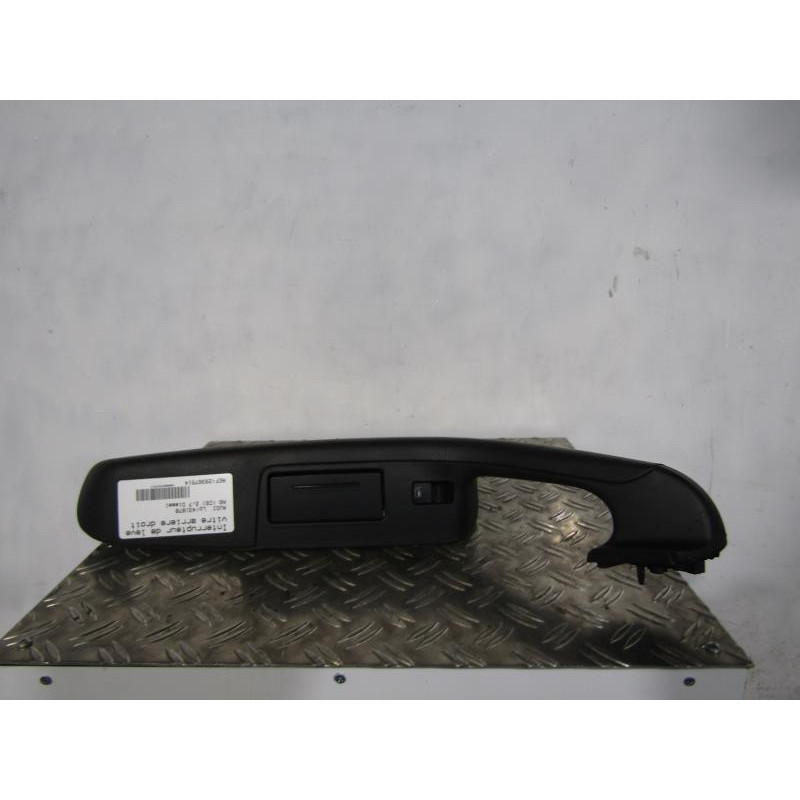 Interrupteur de leve vitre arriere droit AUDI A6 3 Photo n°1