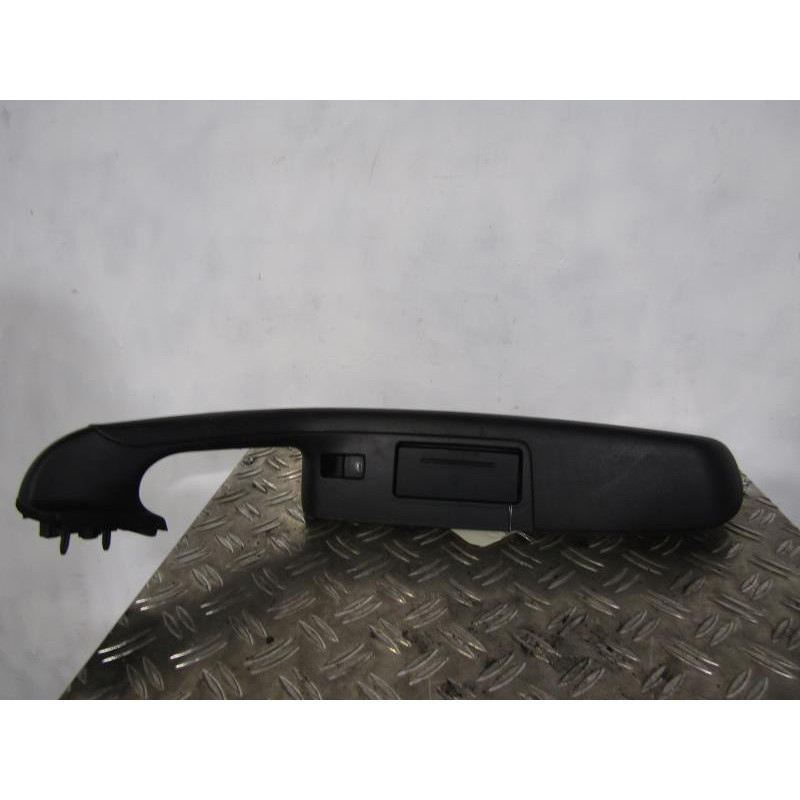 Interrupteur de leve vitre arriere gauche AUDI A6 3 Photo n°1