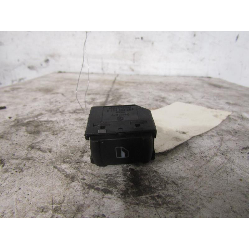 Interrupteur de leve vitre avant droit VOLKSWAGEN BORA Photo n°1