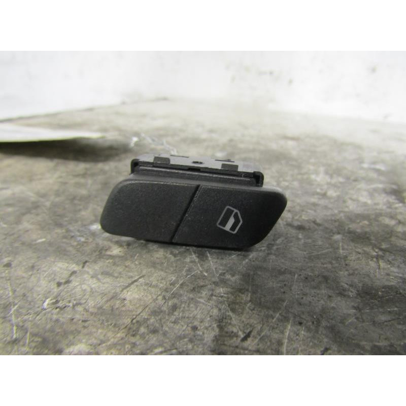 Interrupteur de leve vitre avant droit VOLKSWAGEN POLO 4 Photo n°1