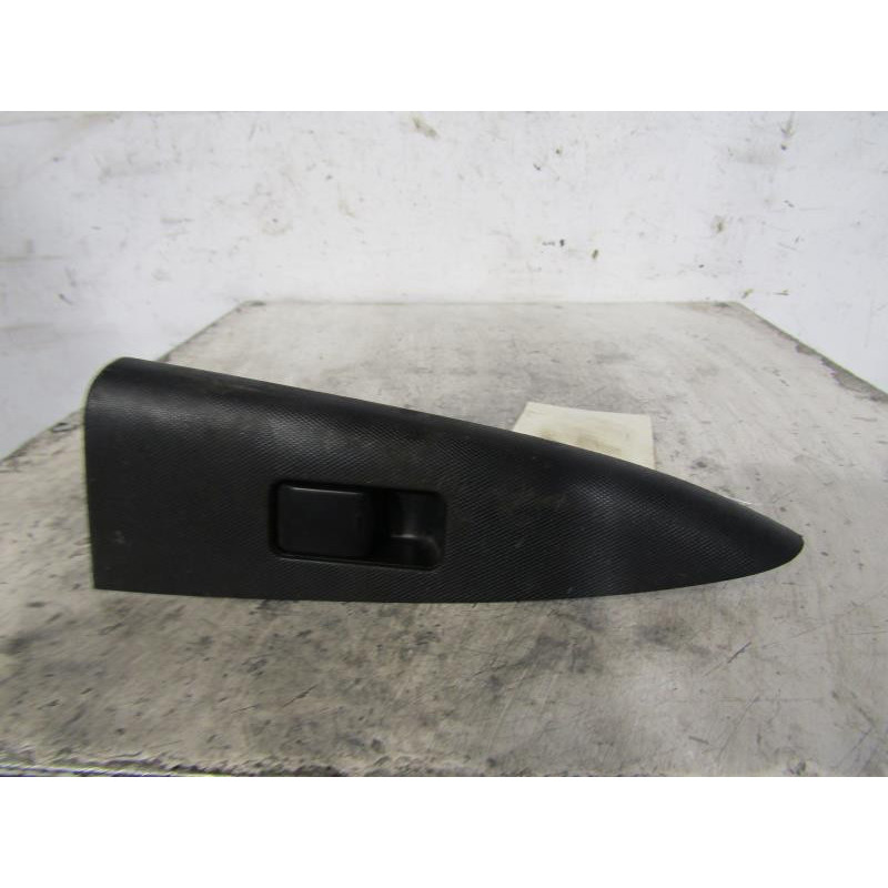 Interrupteur de leve vitre arriere droit NISSAN NOTE 1 Photo n°1