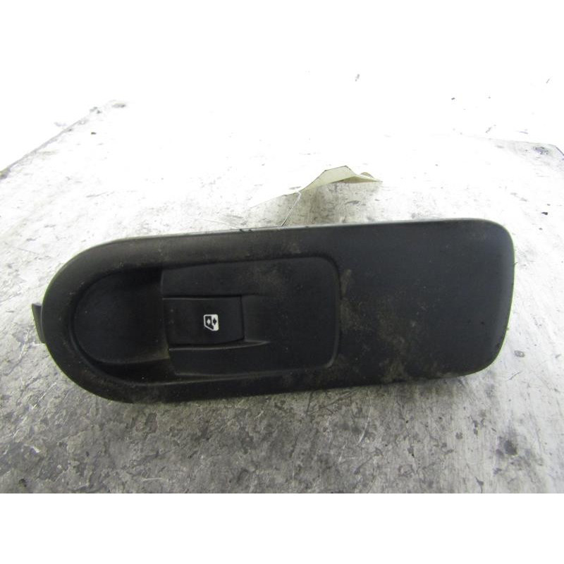 Interrupteur de leve vitre avant droit RENAULT GRAND SCENIC 2 Photo n°1