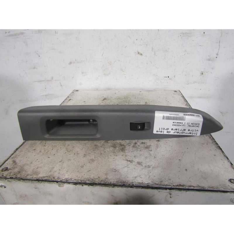 Interrupteur de leve vitre arriere droit DAIHATSU SIRION 2 Photo n°1