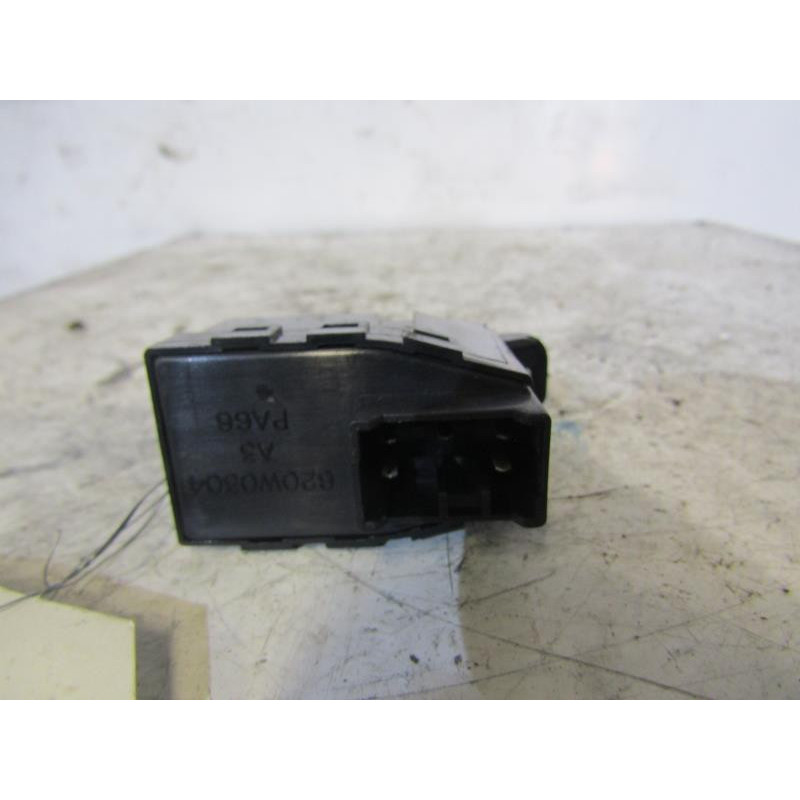 Interrupteur de leve vitre arriere gauche HYUNDAI SANTA FE 1 Photo n°1