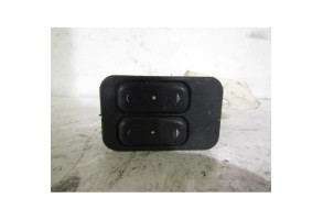 Interrupteur de leve vitre avant gauche OPEL MERIVA A Photo n°1