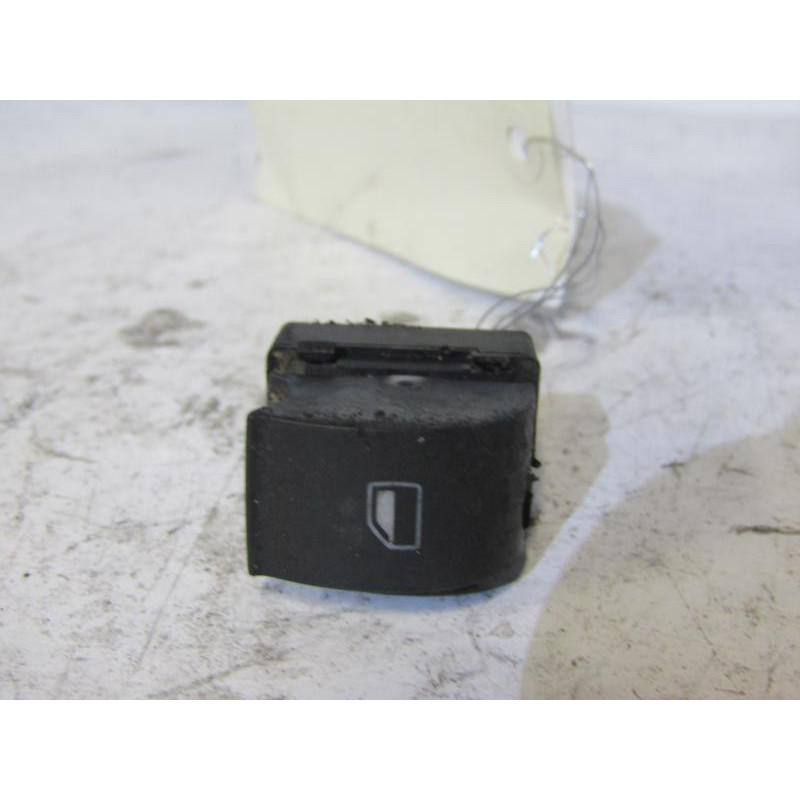 Interrupteur de leve vitre arriere gauche AUDI A4 2 Photo n°1