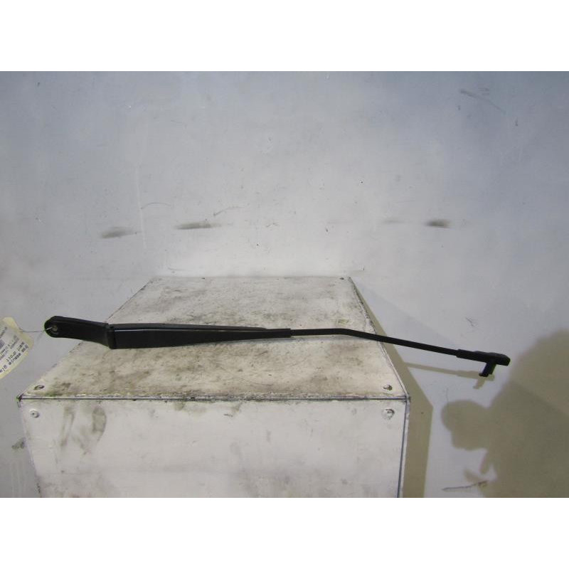 Bras essuie glace avant droit VOLKSWAGEN GOLF 5 Photo n°1