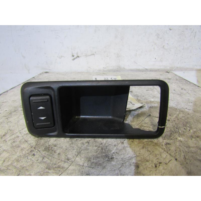 Interrupteur de leve vitre arriere droit FORD FOCUS 2 Photo n°1