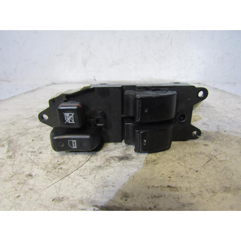 Interrupteur de leve vitre avant gauche TOYOTA COROLLA VERSO 2 Photo n°1