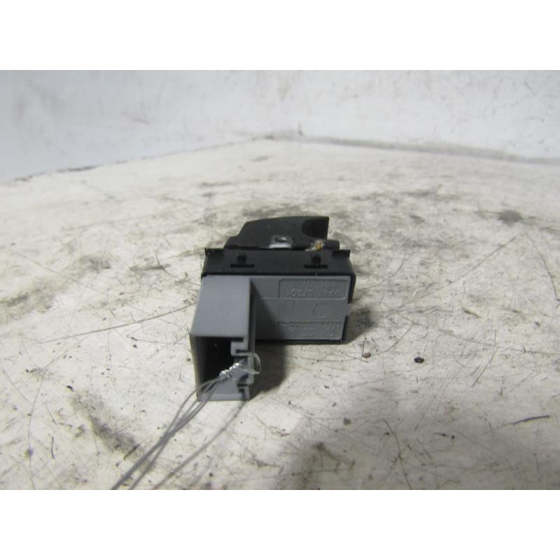 Interrupteur de leve vitre arriere gauche VOLKSWAGEN TOURAN 1 Photo n°1