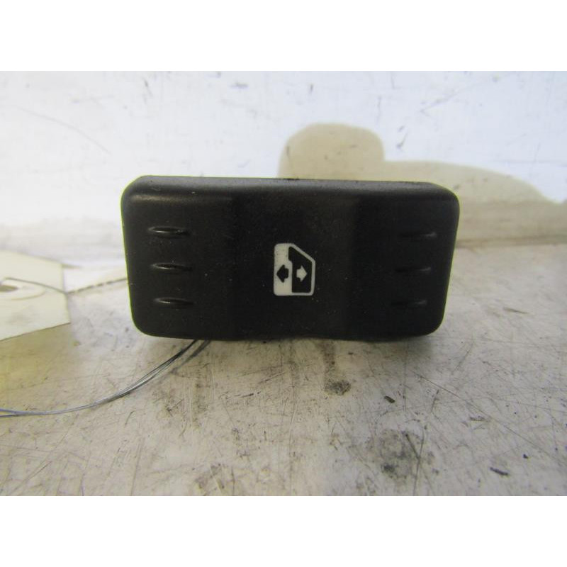 Interrupteur de leve vitre avant gauche DACIA LOGAN MCV 1 Photo n°1