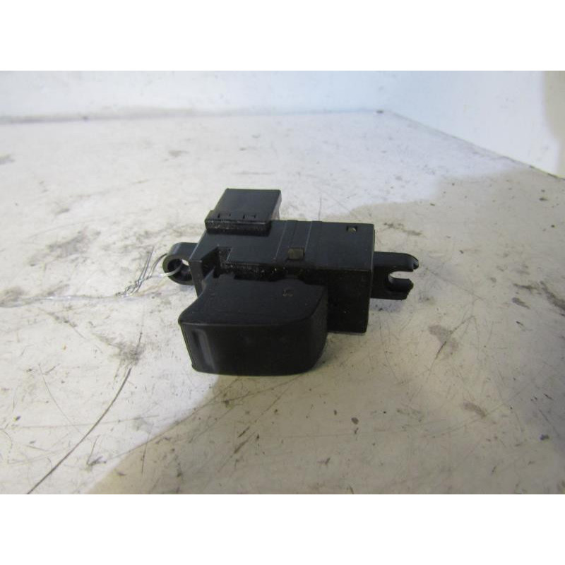 Interrupteur de leve vitre arriere gauche NISSAN PRIMERA 4 Photo n°1