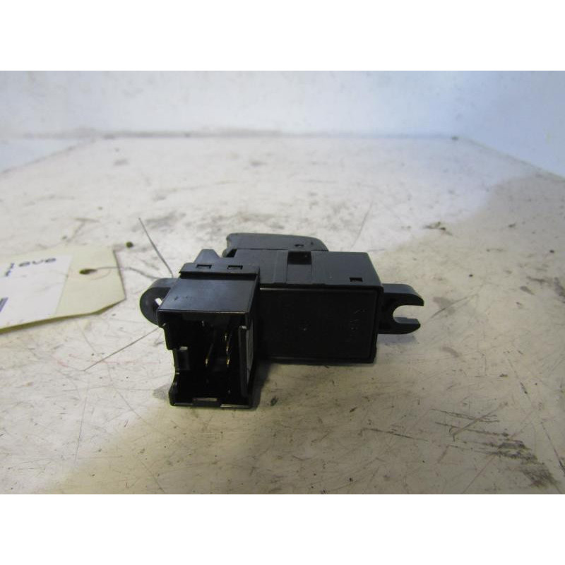 Interrupteur de leve vitre avant droit NISSAN PRIMERA 4 Photo n°1